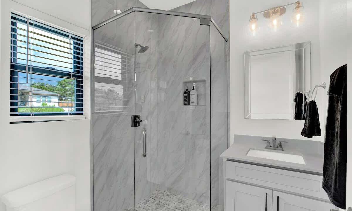 Photo of Bathroom in Point Venture
