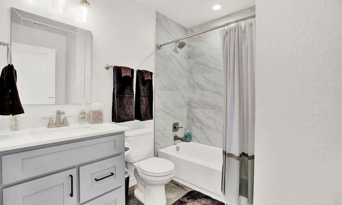 Photo of Bathroom in Point Venture
