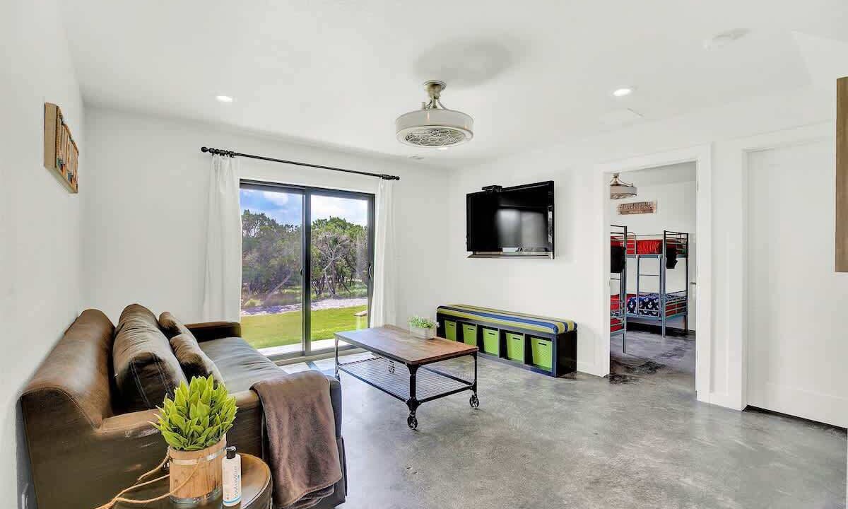 Photo of Bedroom in Point Venture