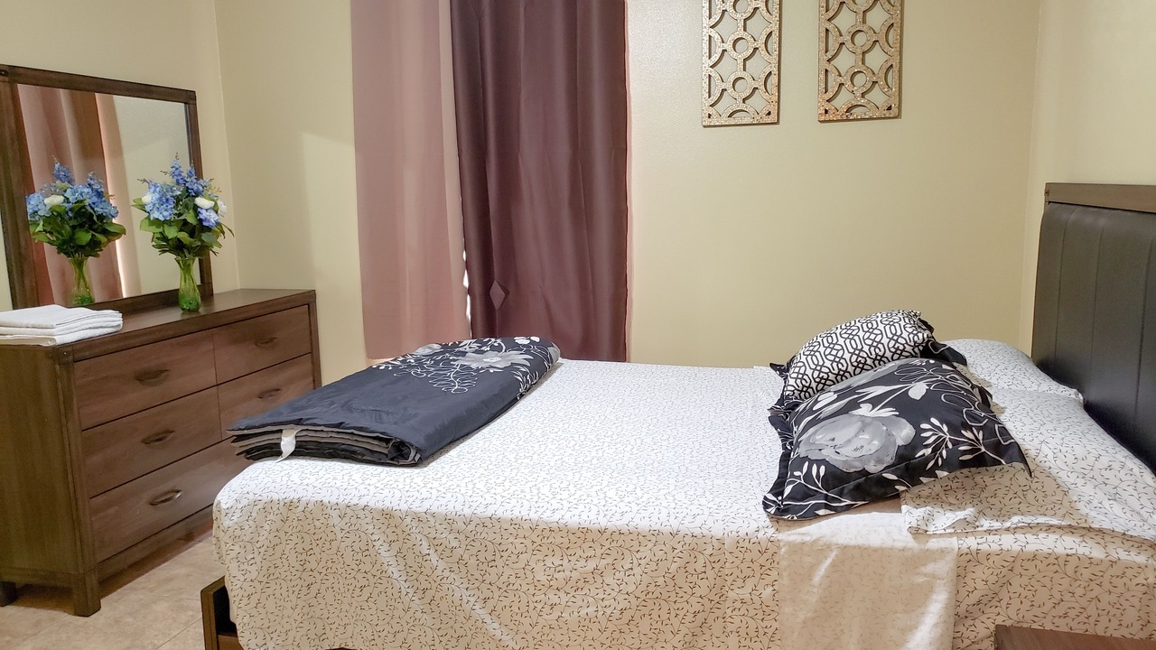 Photo of Bedroom in Edinburg