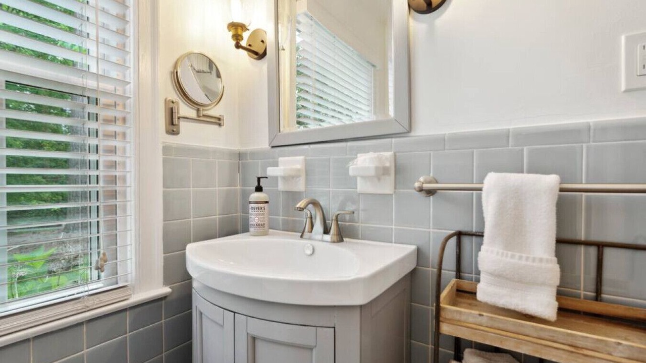 Photo of Bathroom in North Buckhead