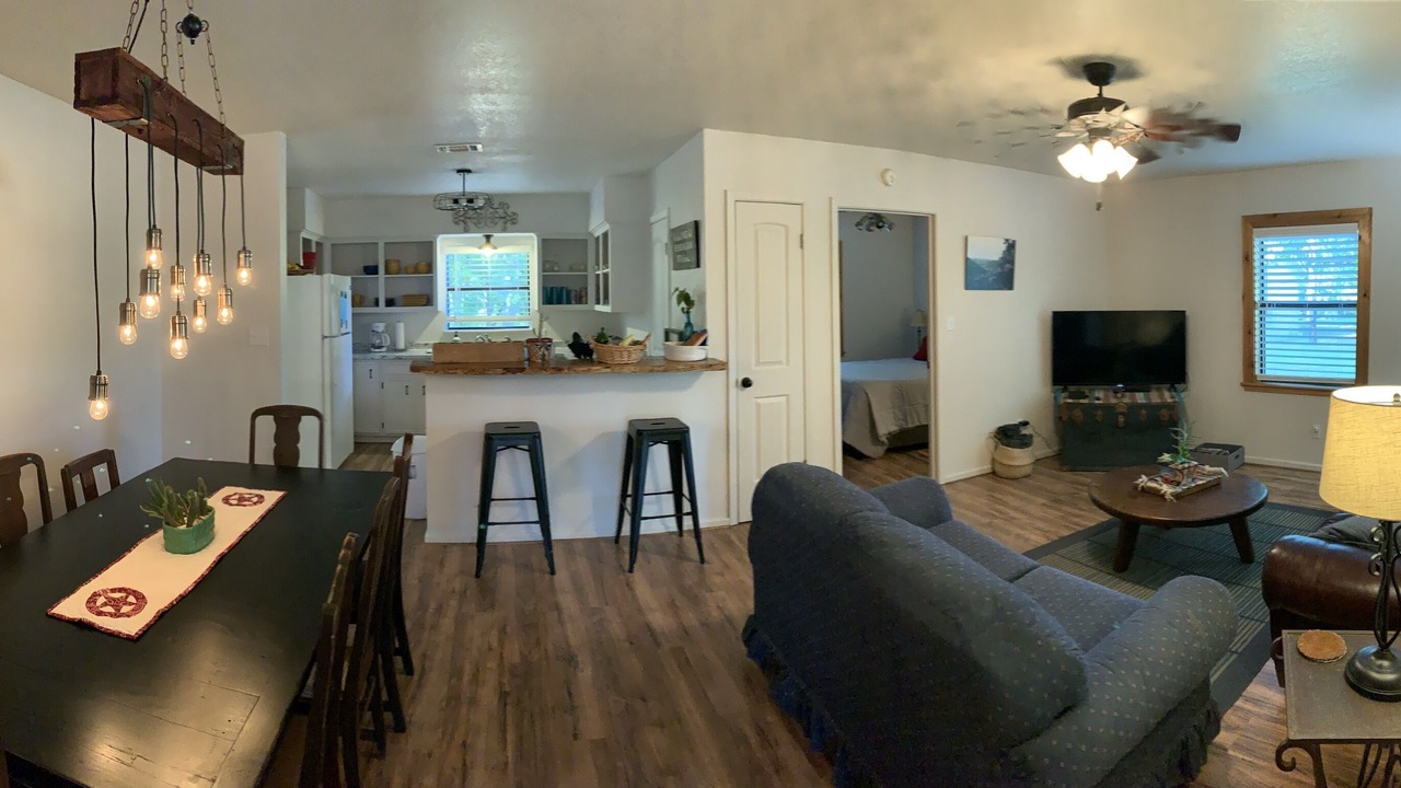Photo of Livingroom in Leakey