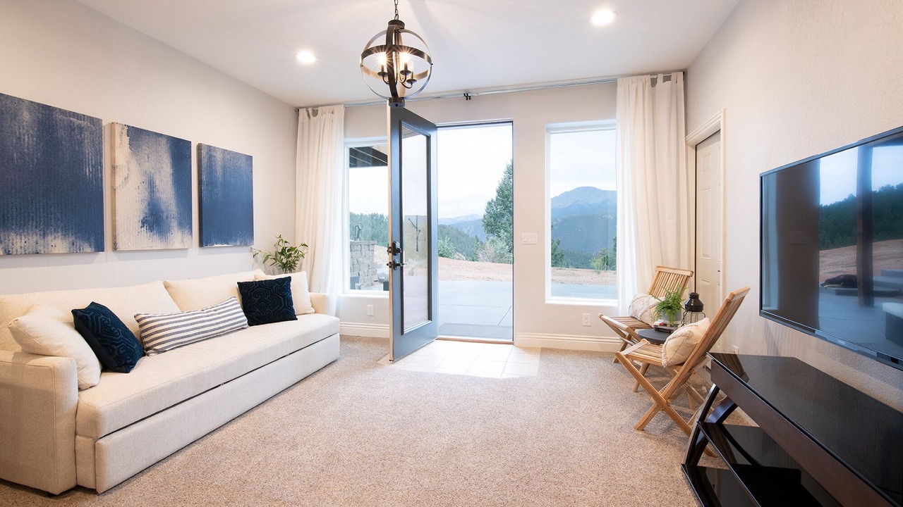 Photo of Livingroom in Woodland Park