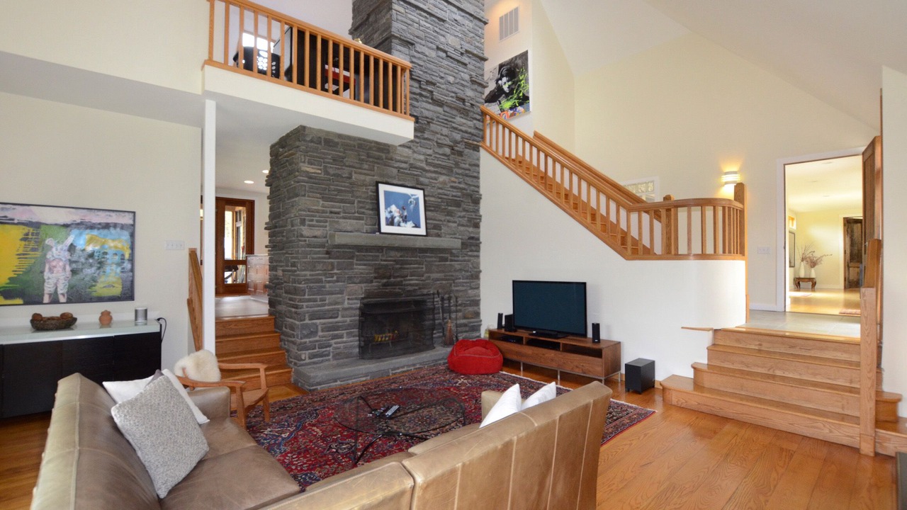 Photo of Livingroom in Saugerties