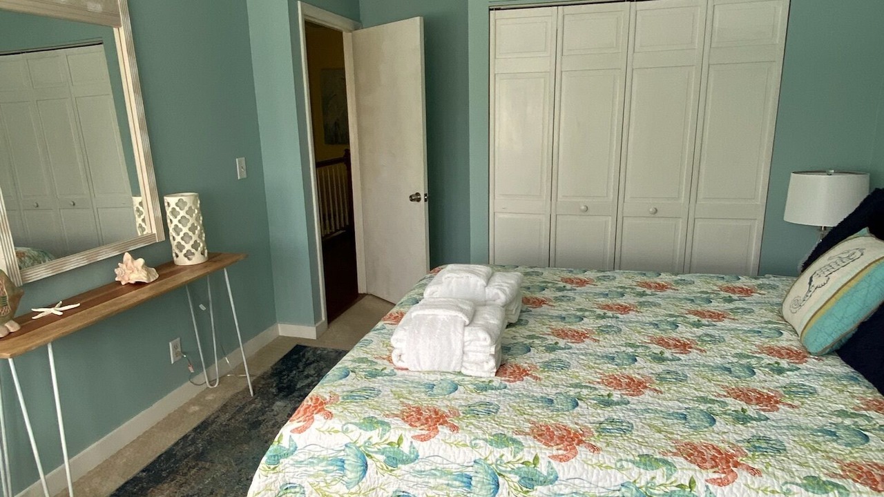 Photo of Bedroom in Folly Field