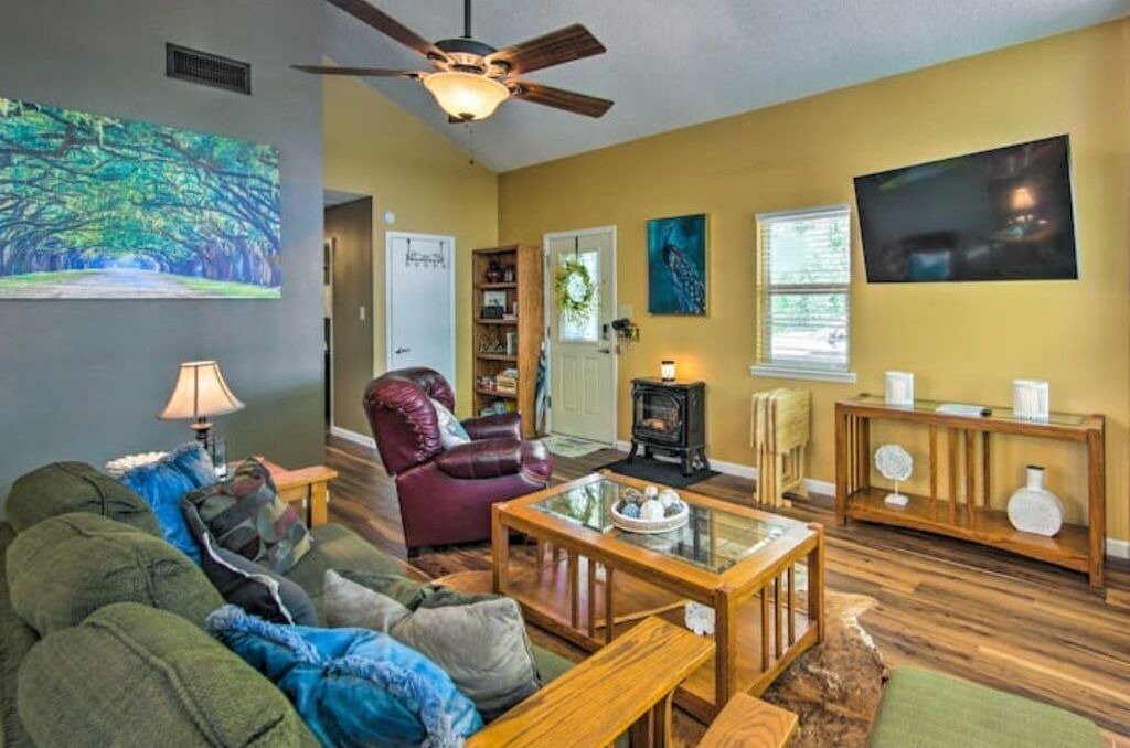 Photo of Livingroom in Berryville