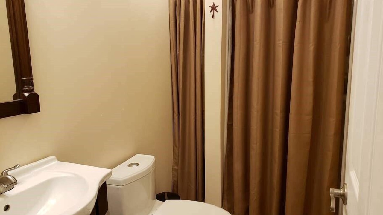 Photo of Bathroom in Elgin