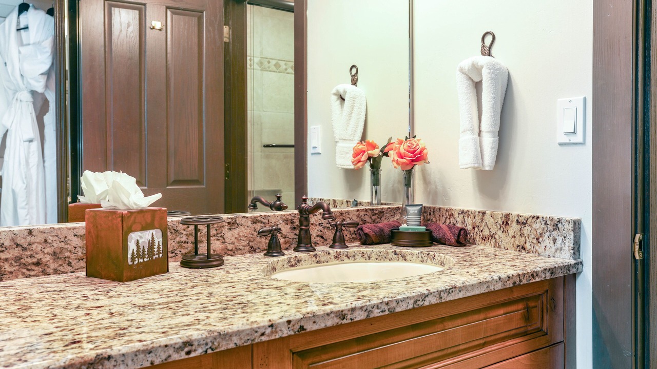 Photo of Bathroom in Highlands Townhomes