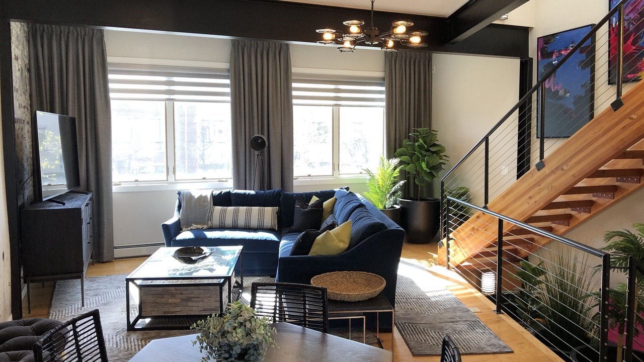 Photo of Livingroom in North Central Westminster