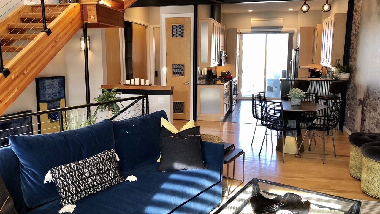 Photo of Livingroom in North Central Westminster