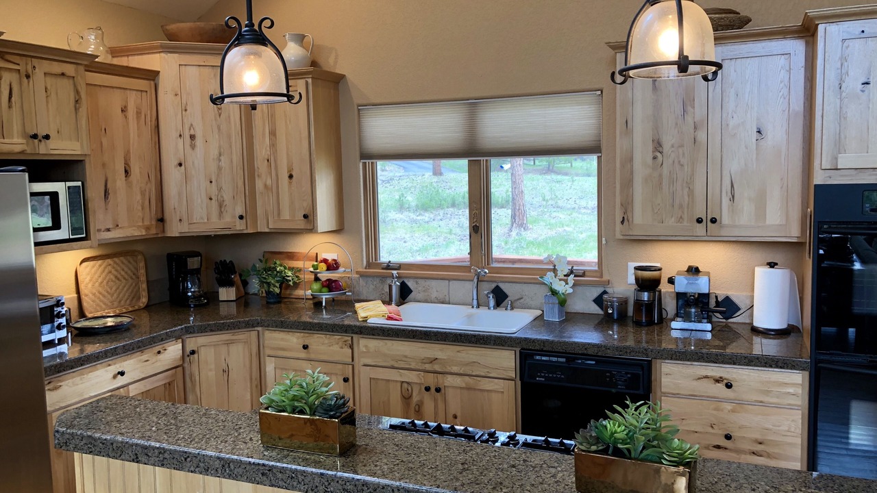 Photo of Bedroom in Evergreen Meadows