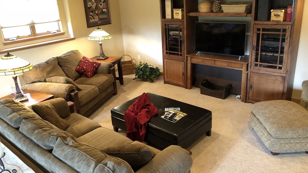 Photo of Livingroom in Evergreen Meadows