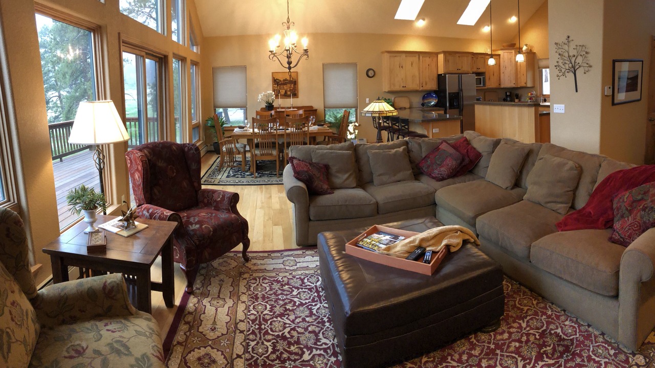 Photo of Bedroom in Evergreen Meadows