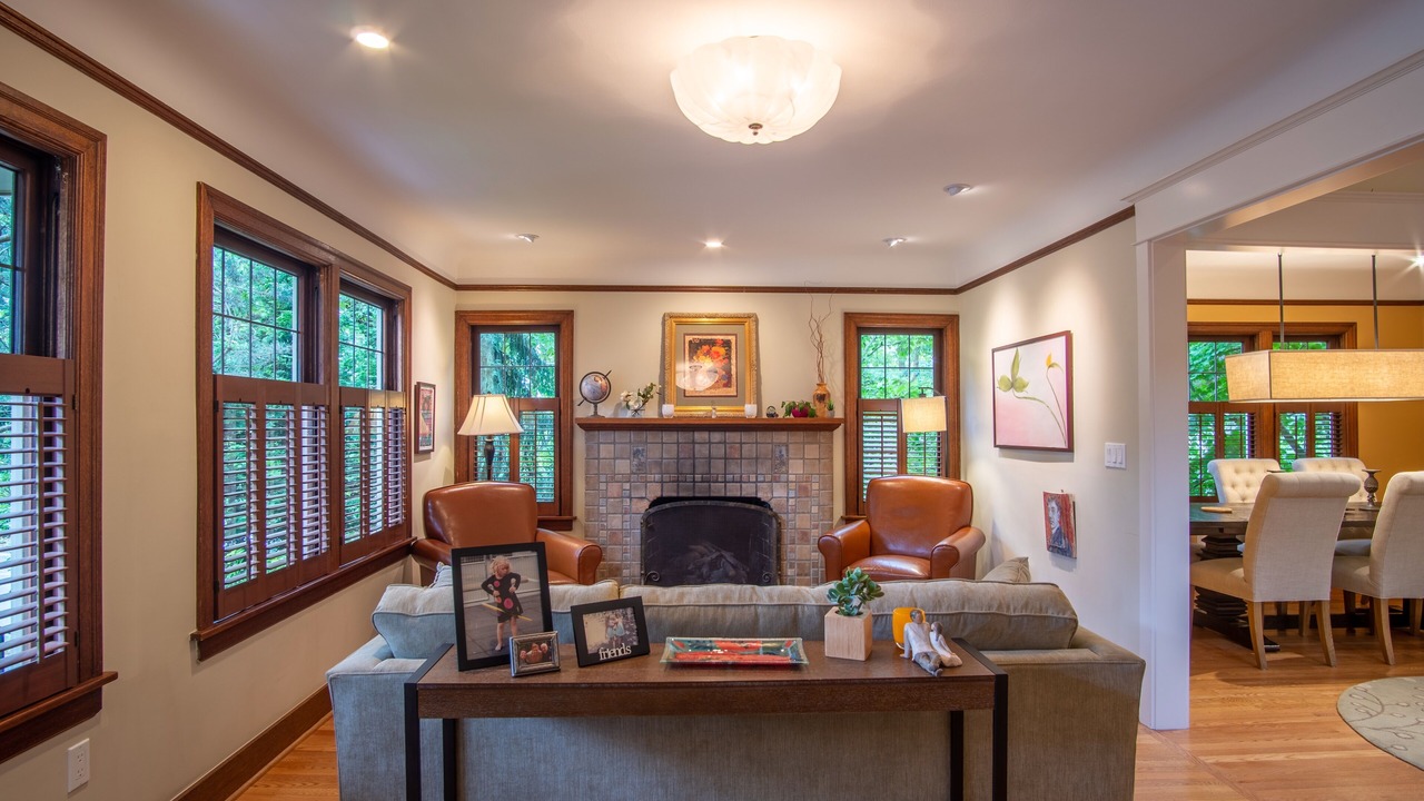 Photo of Livingroom in North Queen Anne