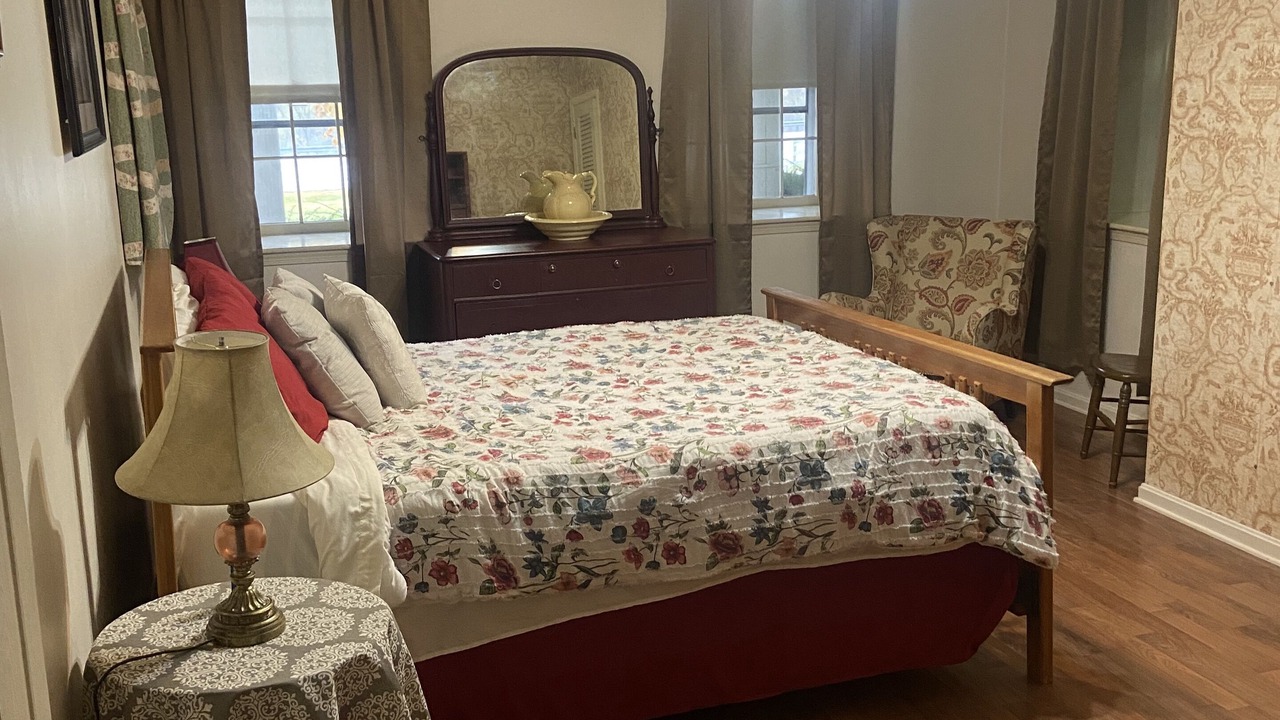 Photo of Bedroom in Everett