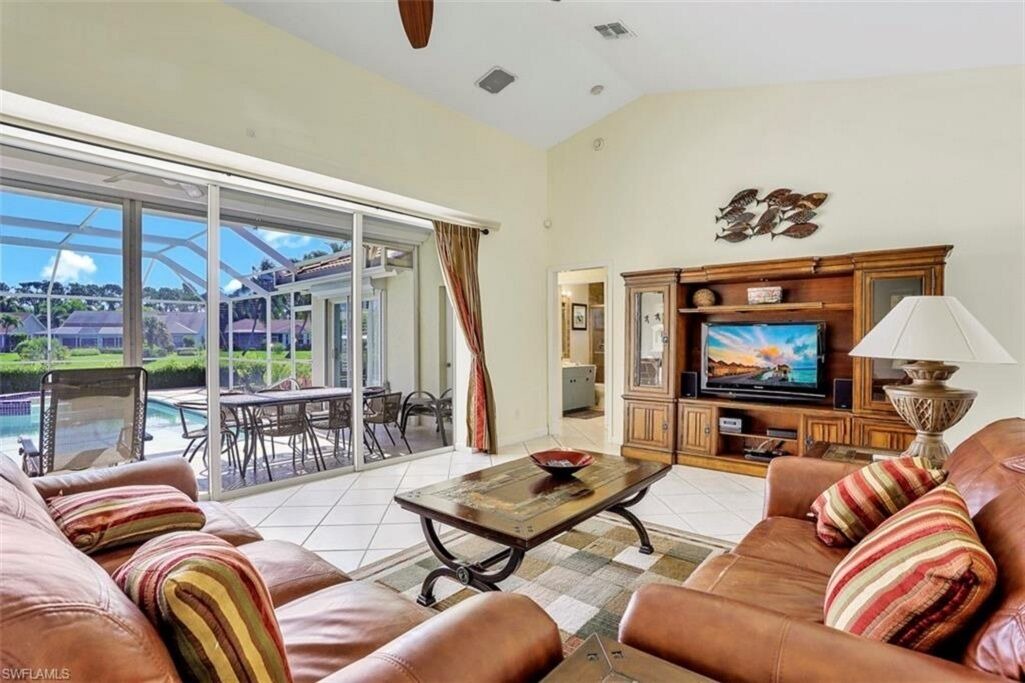 Photo of Livingroom in Central Naples