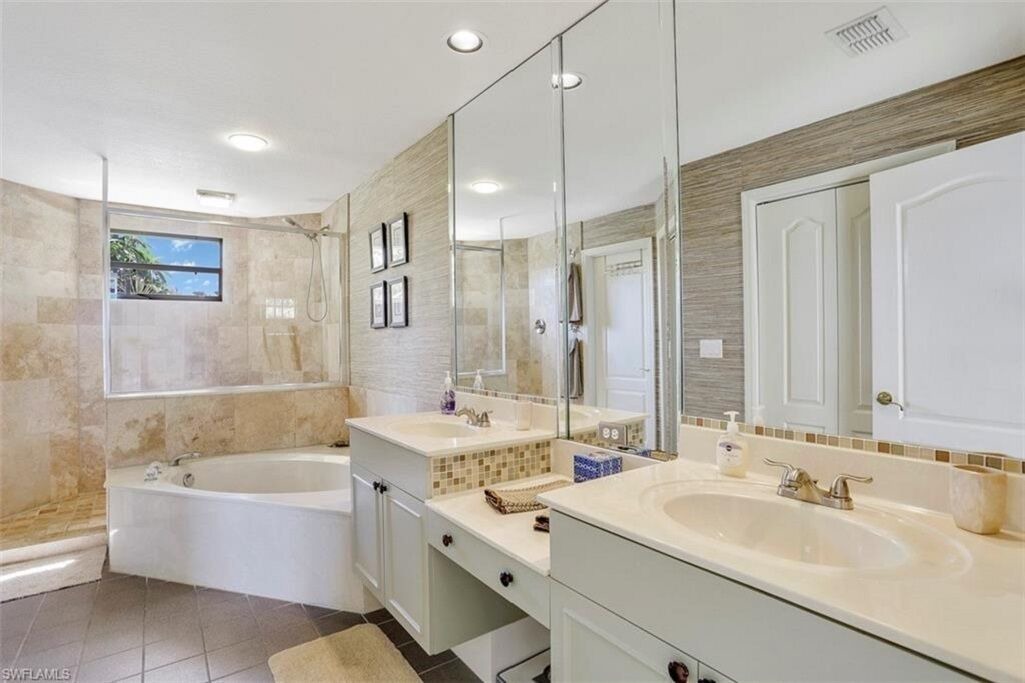 Photo of Bathroom in Central Naples