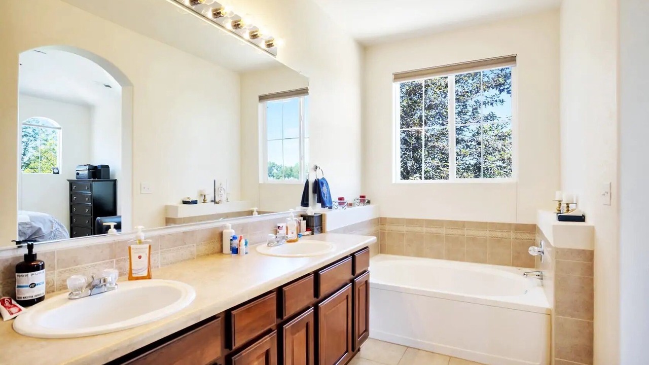 Photo of Bathroom in North Central Westminster