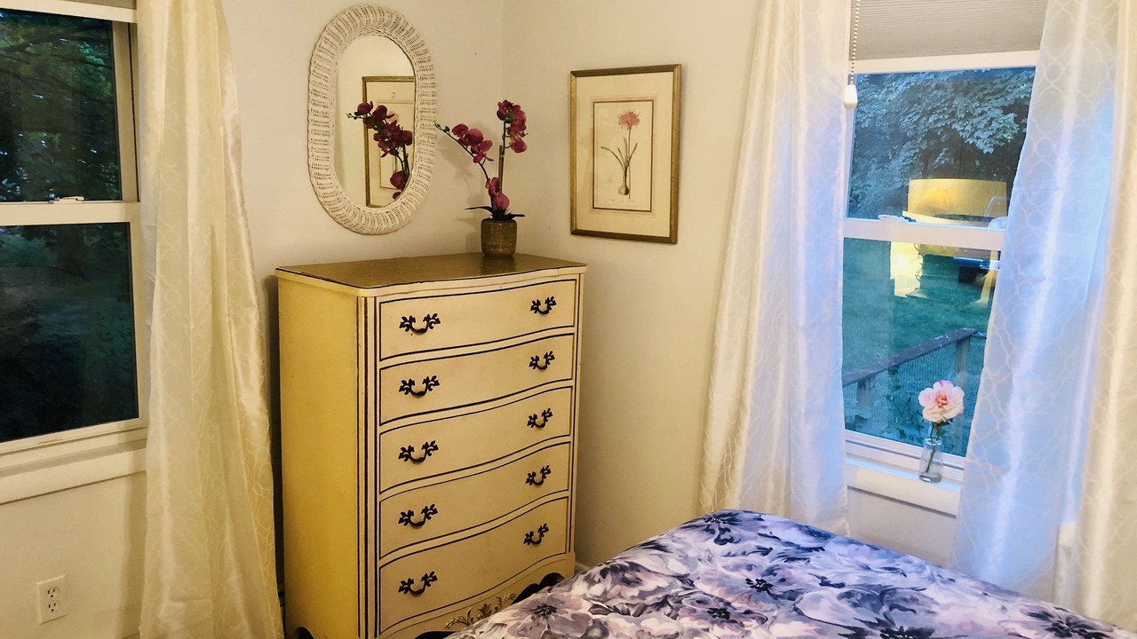 Photo of Bedroom in Wakefield-Peacedale