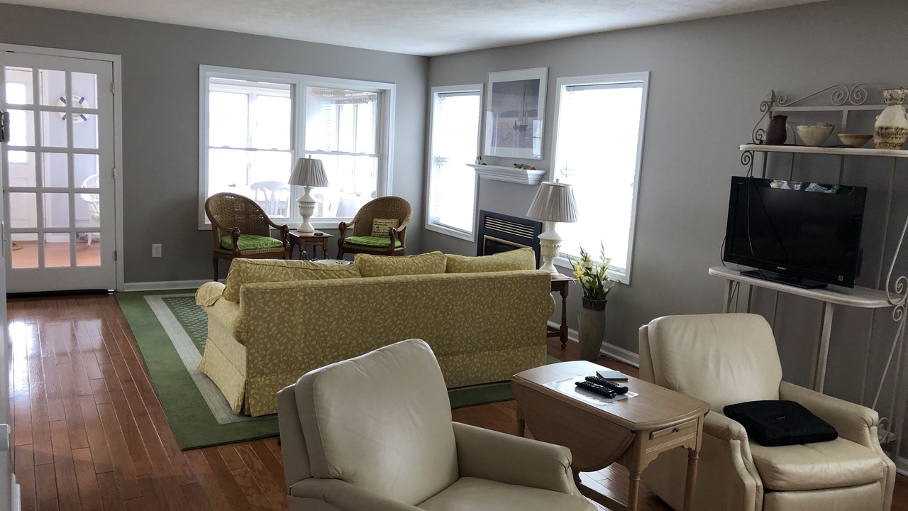Photo of Livingroom in Cassopolis