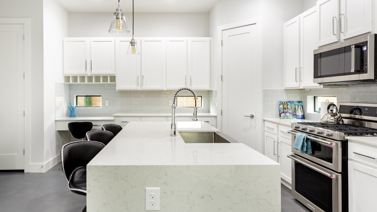 Photo of Kitchen in East Cesar Chavez