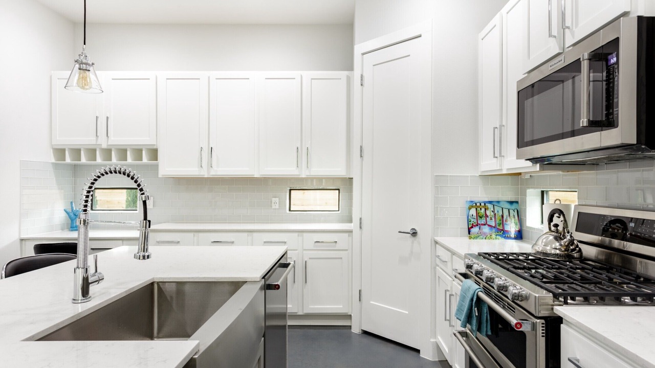 Photo of Kitchen in East Cesar Chavez