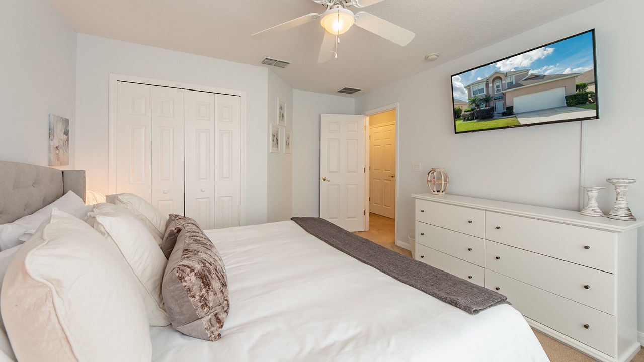 Photo of Bedroom in Tuscan Ridge