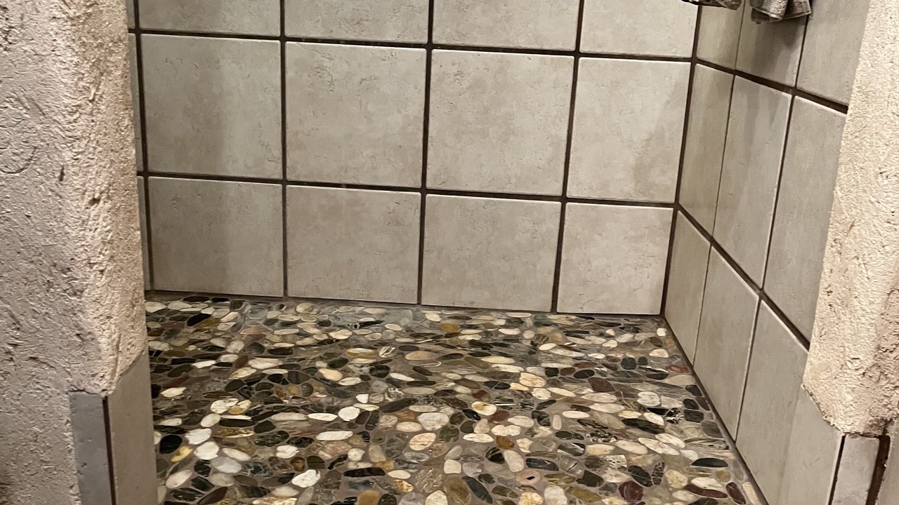 Photo of Bathroom in Canoncito