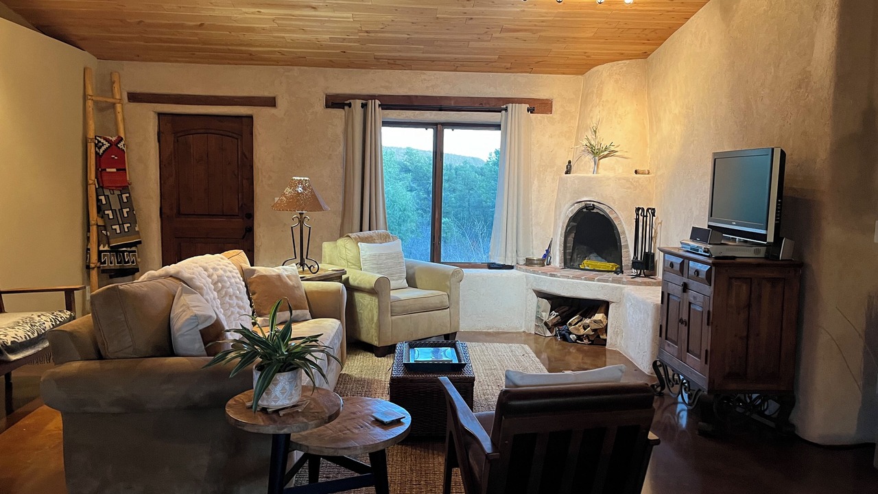 Photo of Livingroom in Canoncito