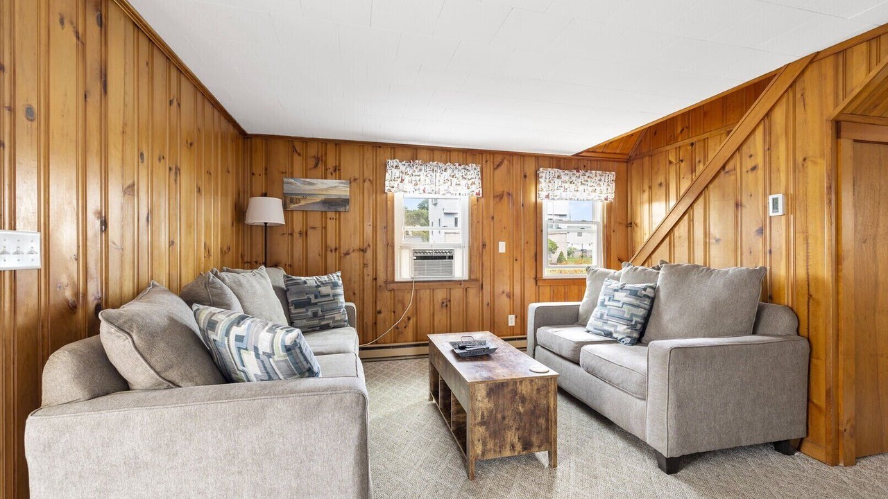 Photo of Livingroom in Eastward Look