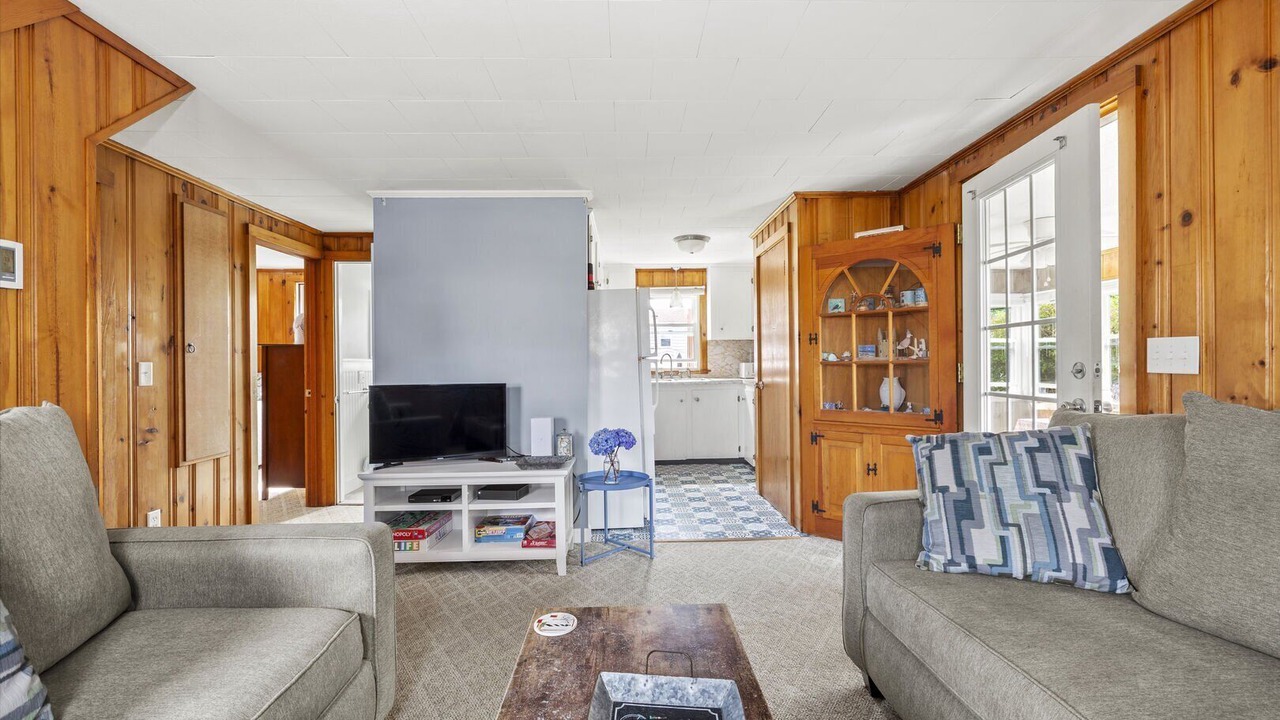 Photo of Livingroom in Eastward Look