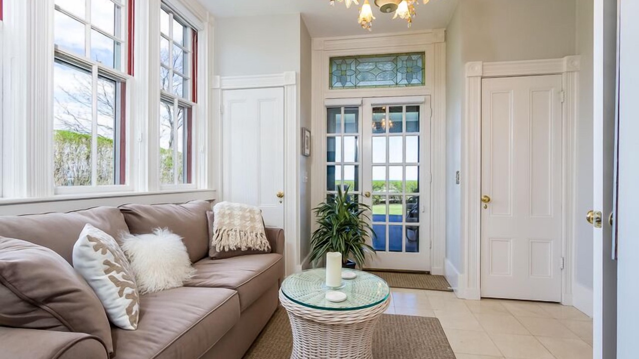 Photo of Livingroom in Narragansett Pier