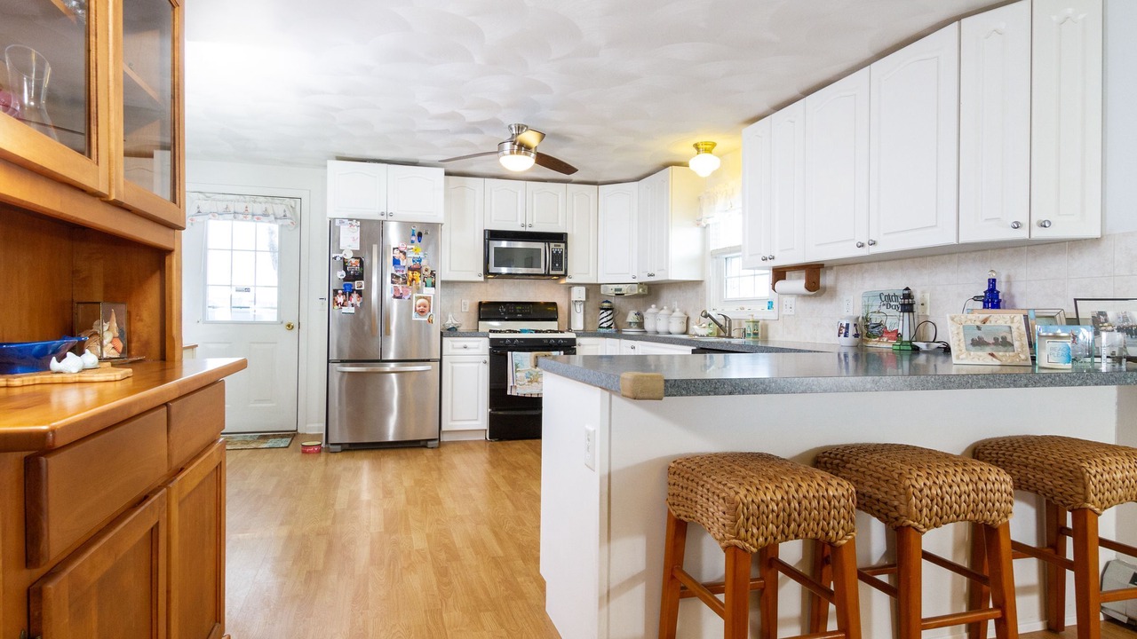 Photo of Kitchen in Eastward Look