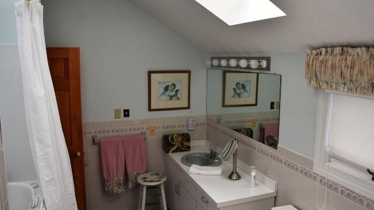 Photo of Bathroom in Gardens