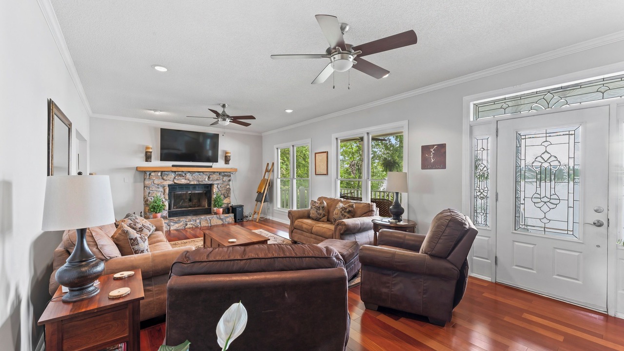 Photo of Livingroom in Wilsonville