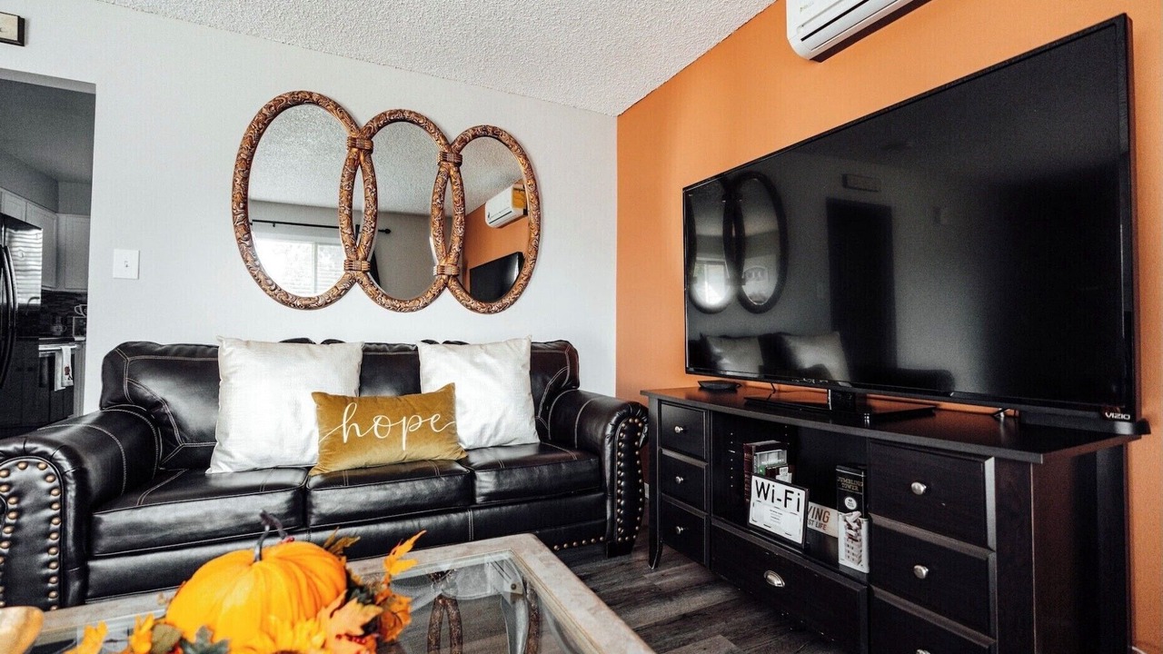 Photo of Livingroom in Aurora
