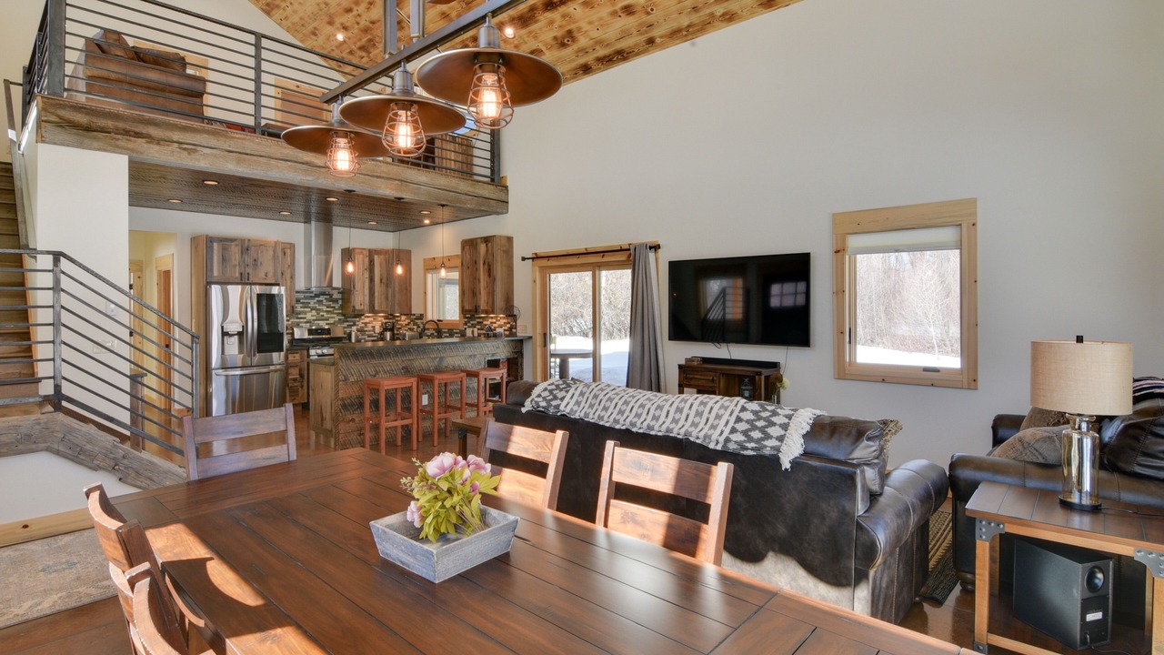 Photo of Livingroom in Gunnison