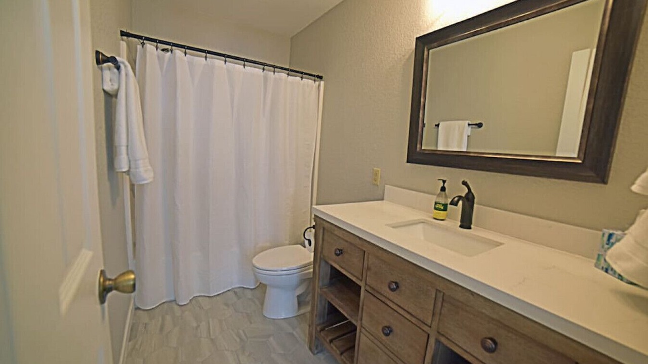 Photo of Bathroom in Three Peaks