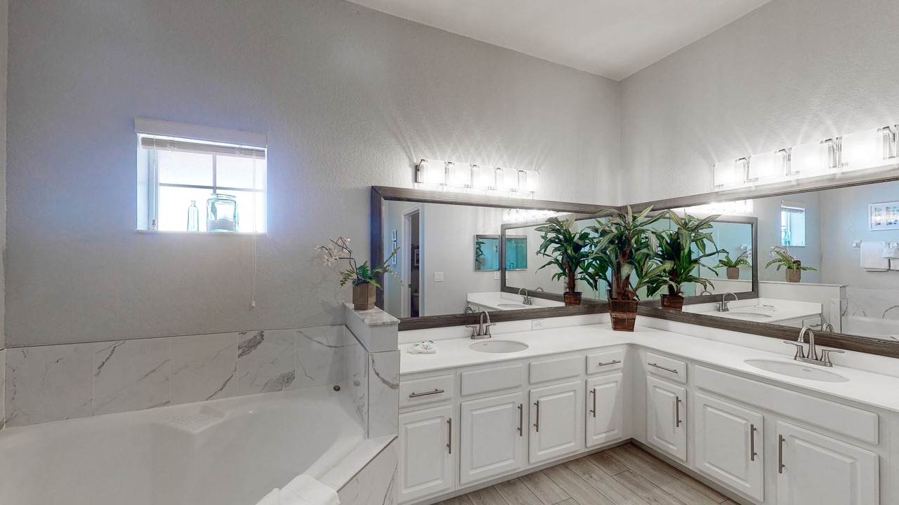 Photo of Bathroom in Bahama Bay