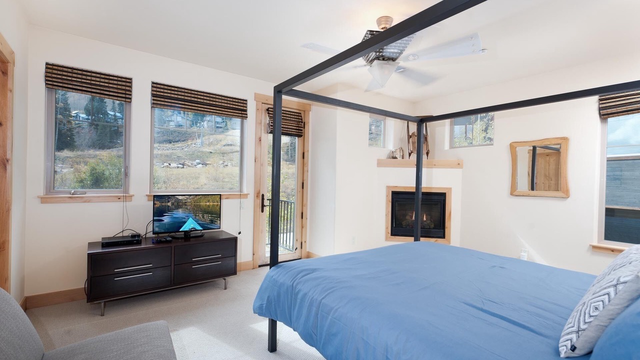 Photo of Livingroom in Purgatory