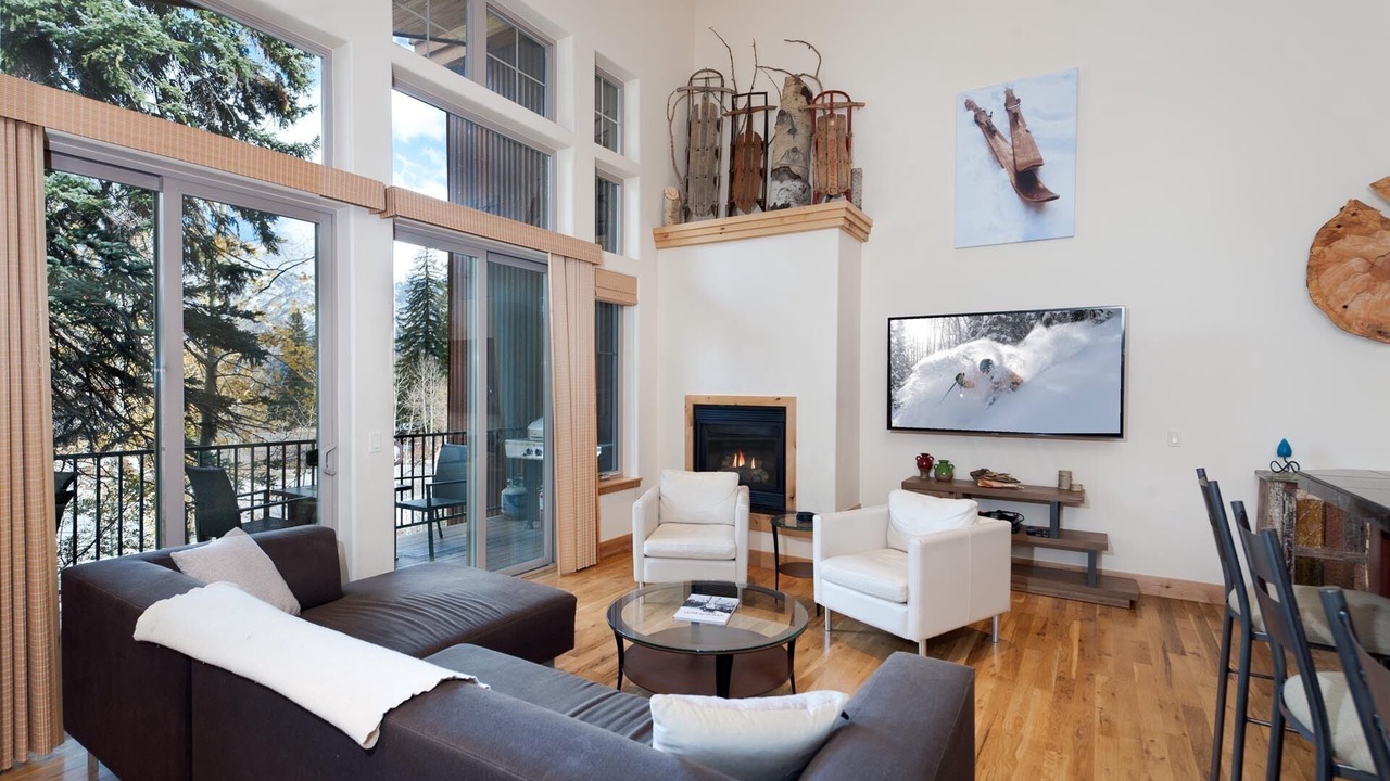 Photo of Livingroom in Purgatory