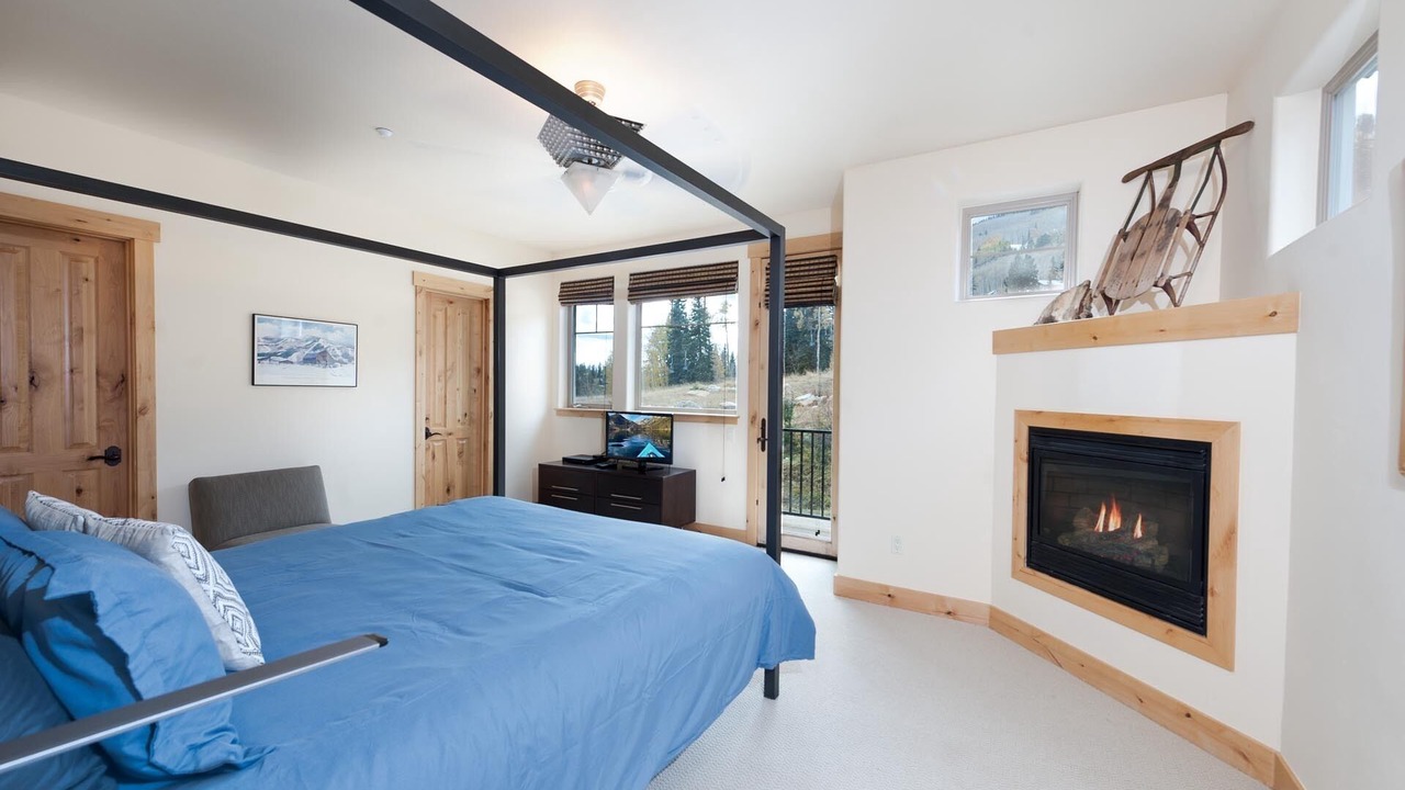 Photo of Livingroom in Purgatory