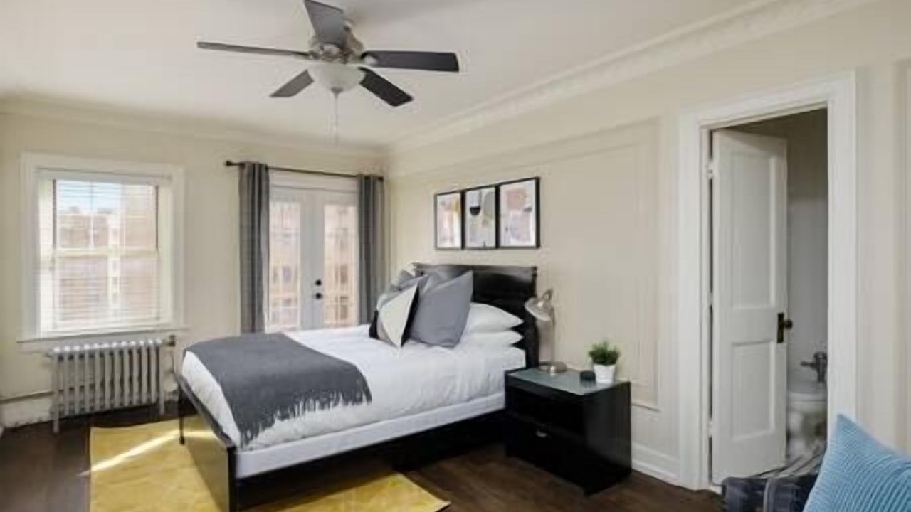 Photo of Bedroom in West Plaza