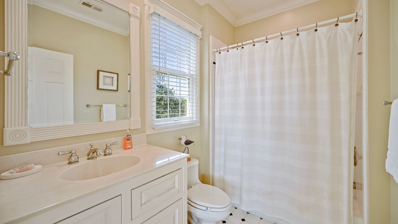 Photo of Bathroom in Debordieu Colony