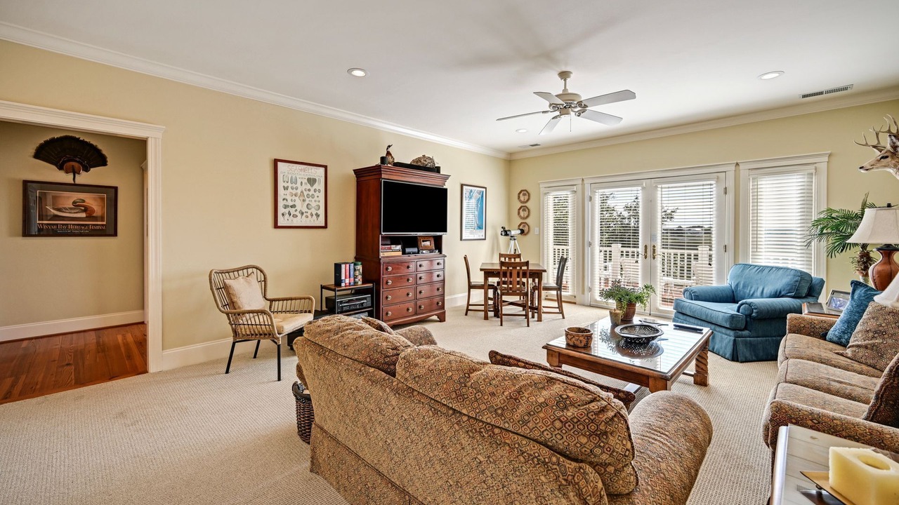 Photo of Livingroom in Debordieu Colony