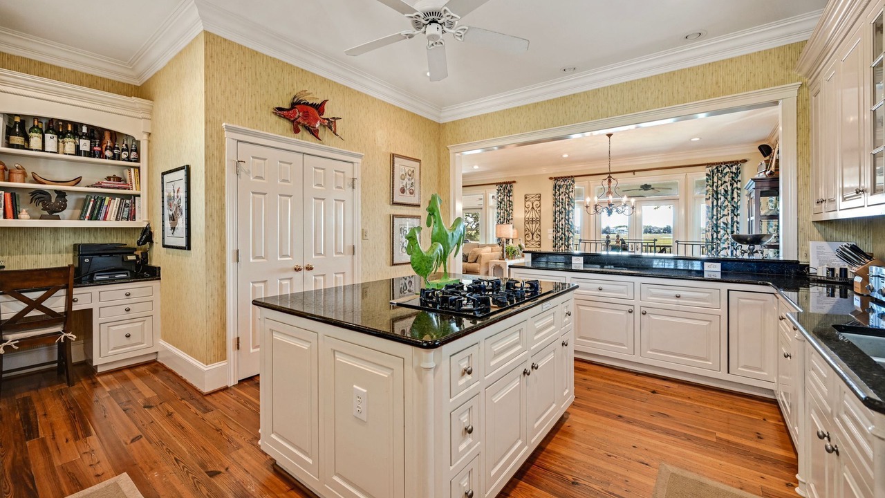 Photo of Kitchen in Debordieu Colony