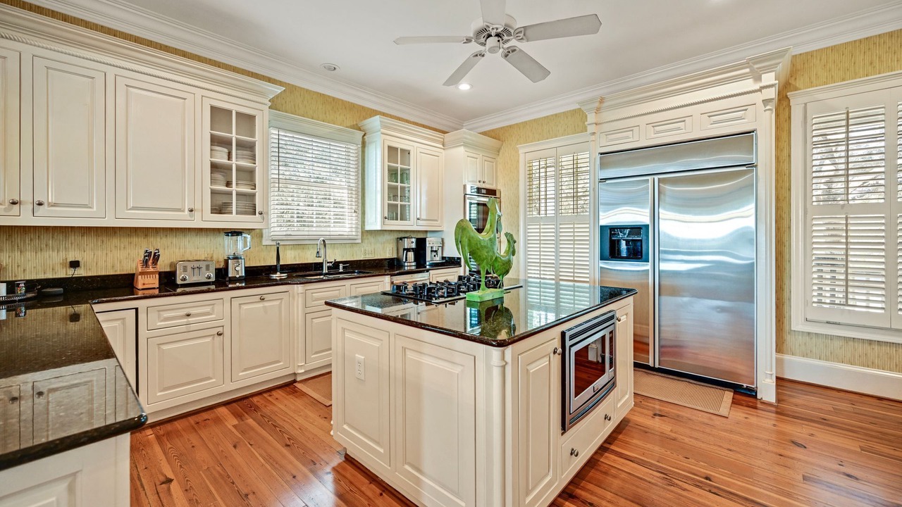 Photo of Kitchen in Debordieu Colony