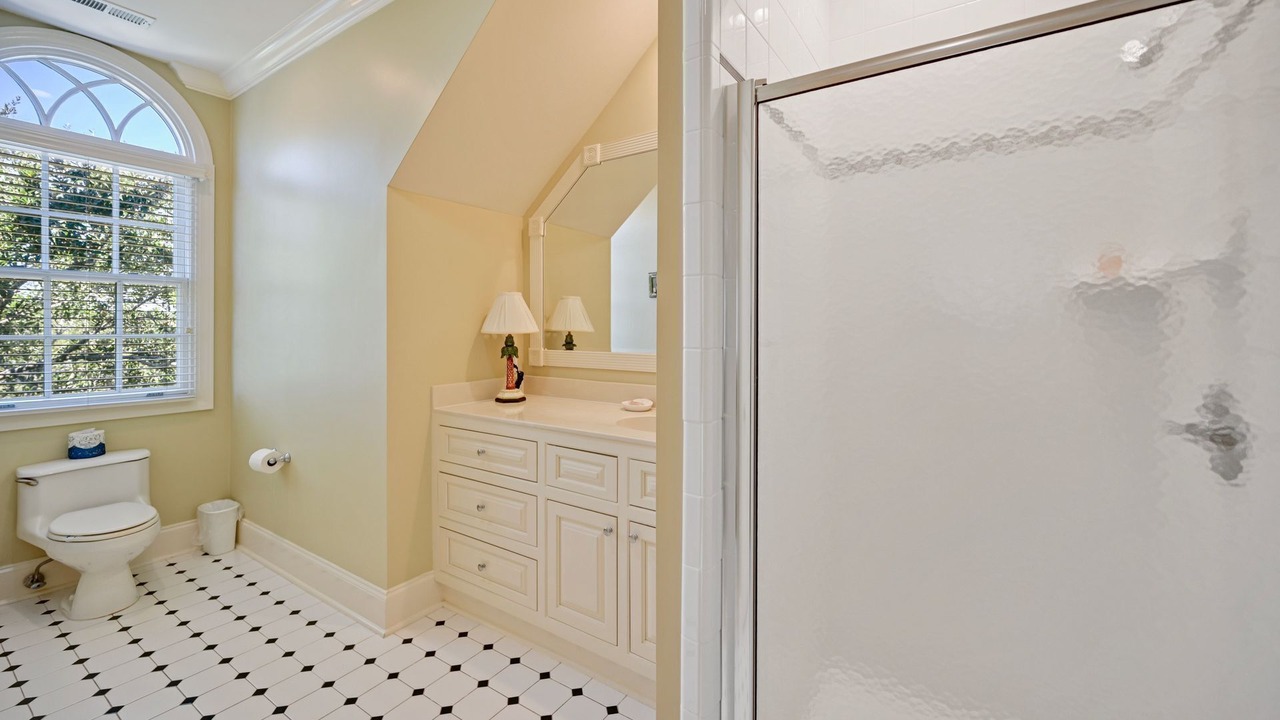 Photo of Bathroom in Debordieu Colony