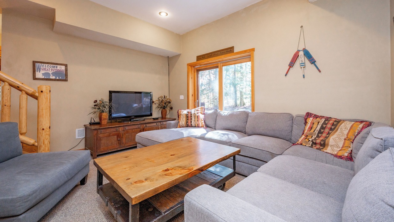 Photo of Livingroom in North Glade Hills