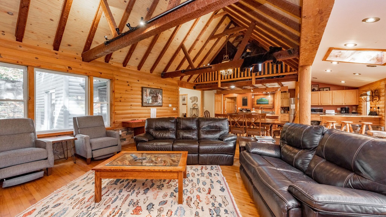 Photo of Livingroom in North Glade Hills